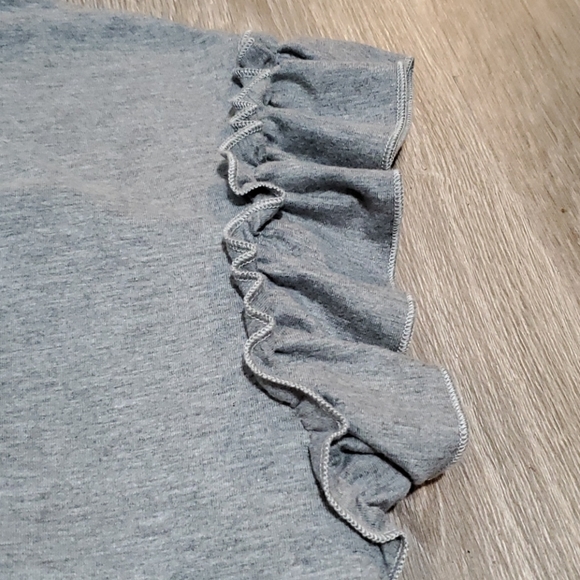 XL ruffle sleeve tshirt - Picture 3 of 4